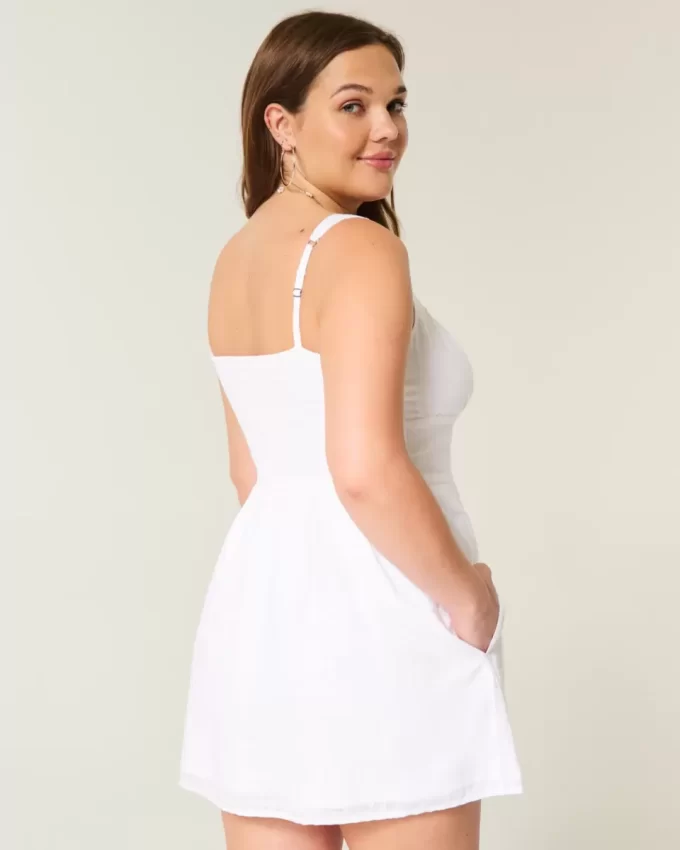 Mini sukienka zapinana z przodu na guziki