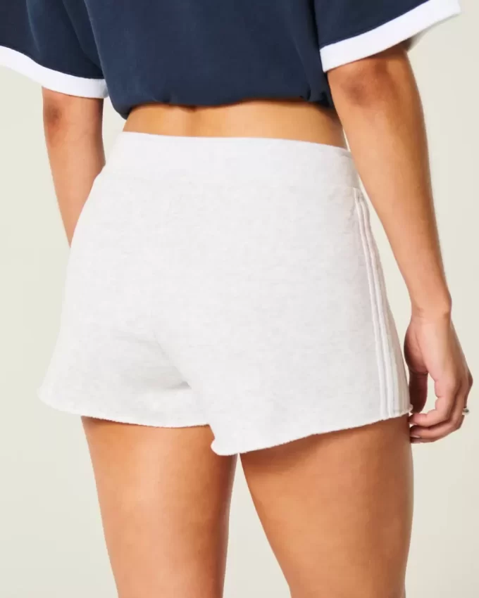 Mini szorty z polaru z bocznymi paskami