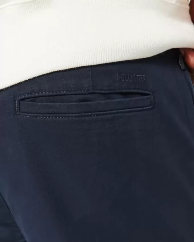 Obcisłe spodnie chino