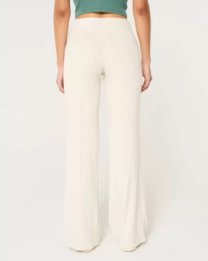 Przytulne, prążkowane spodnie dzwony Przytulne, prążkowane spodnie dzwony