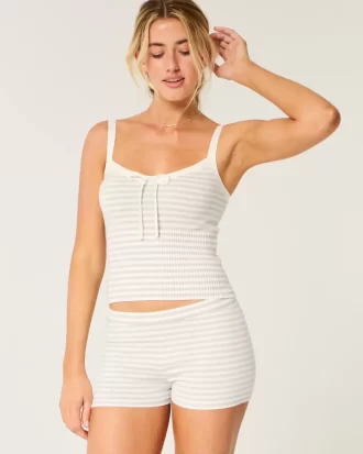 Przytulny sweterek Gilly Hicks