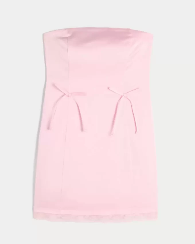 Satynowa sukienka bez ramiączek z kokardą Satynowa sukienka bez ramiączek z kokardą