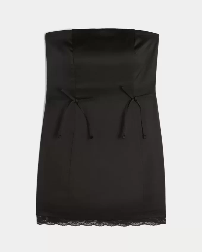 Satynowa sukienka bez ramiączek z kokardą Satynowa sukienka bez ramiączek z kokardą