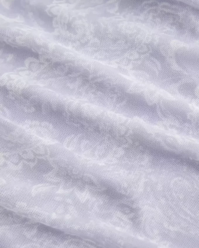 Siatkowy top z odkrytymi ramionami