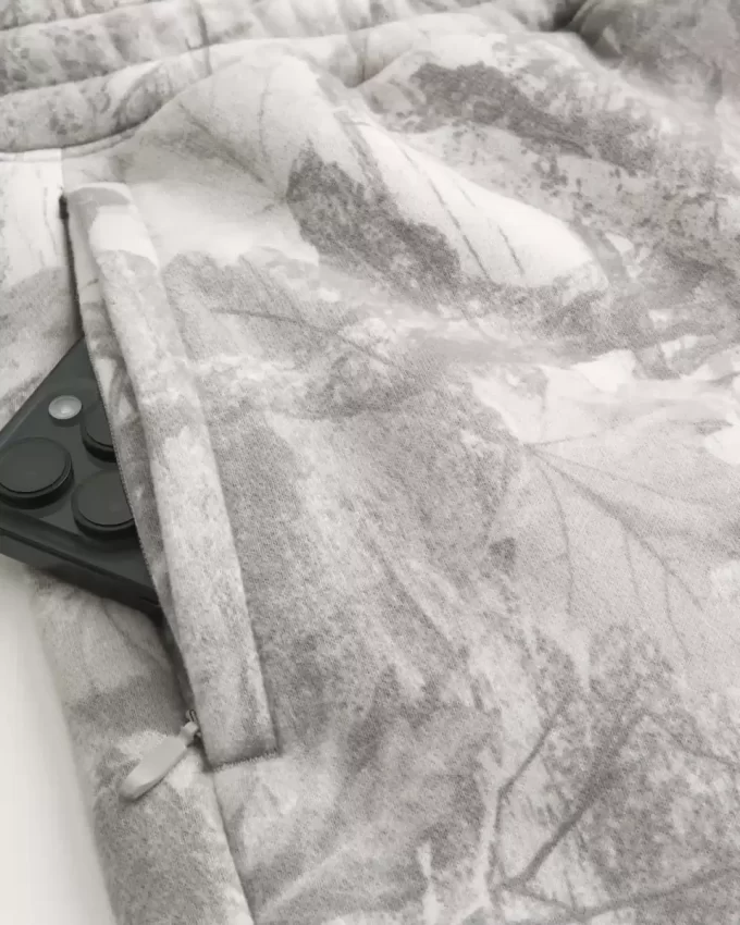 Spodnie dresowe Hollister Feel Good Camo Fleece Spodnie dresowe Hollister Feel Good Camo Fleece