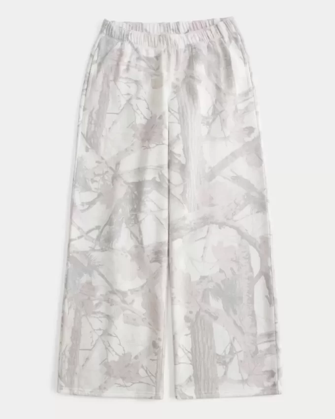 Spodnie dresowe z szerokimi nogawkami w kamuflażu Heart Pocket