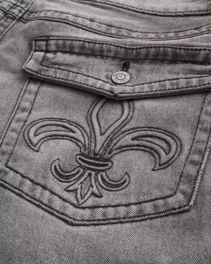 Sprane czarne, haftowane, luźne jeansy typu bootcut