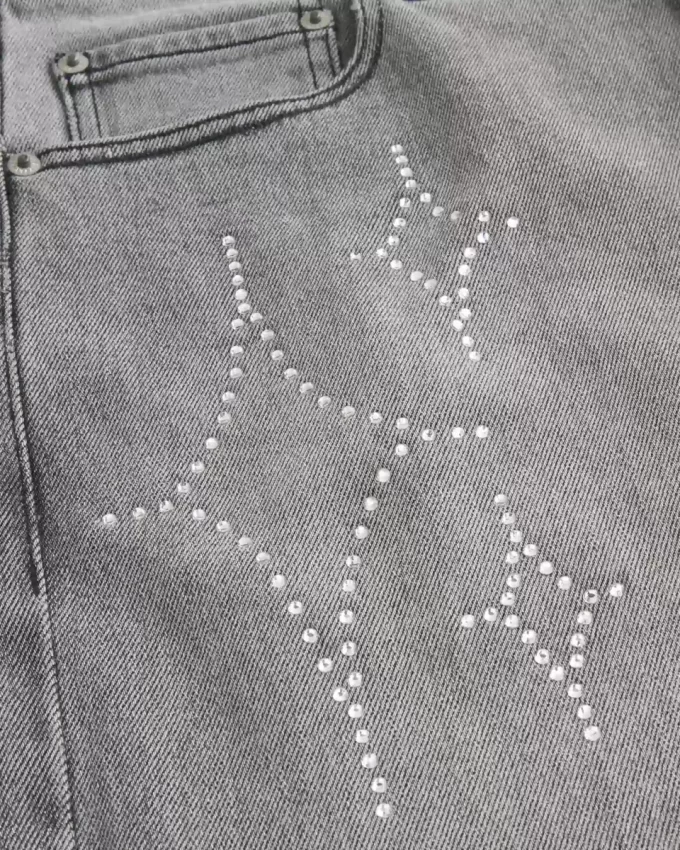 Sprane czarne zdobione, luźne jeansy