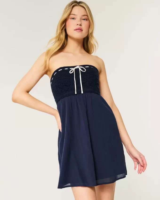 Sukienka mini bez ramiączek w stylu szydełkowym