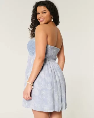 Sukienka mini bez ramiączek w stylu szydełkowym