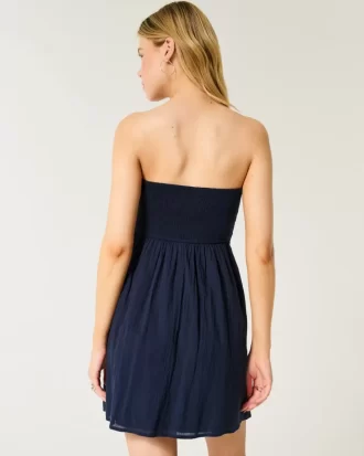 Sukienka mini bez ramiączek w stylu szydełkowym