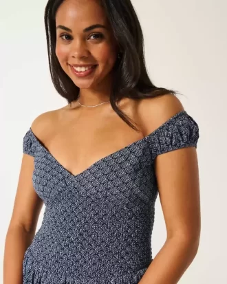 Sukienka mini z odkrytymi ramionami i asymetrycznym dołem