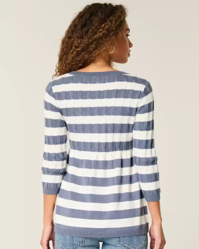 Sweter typu babydoll z warkoczowym splotem Sweter typu babydoll z warkoczowym splotem