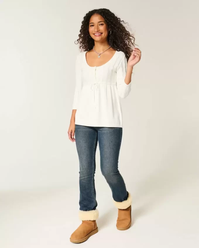 Sweter typu babydoll z warkoczowym splotem Sweter typu babydoll z warkoczowym splotem