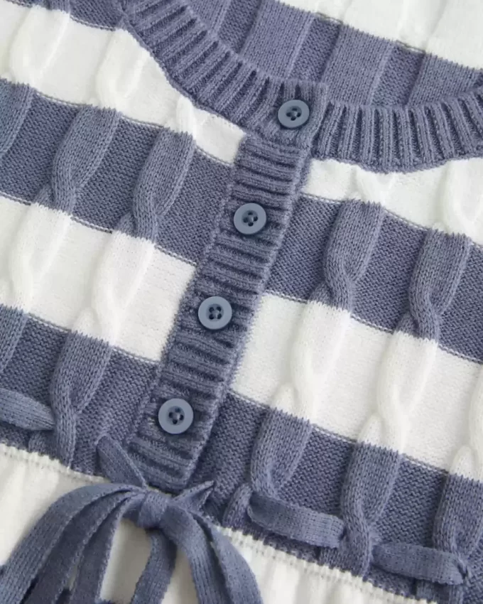 Sweter typu babydoll z warkoczowym splotem Sweter typu babydoll z warkoczowym splotem