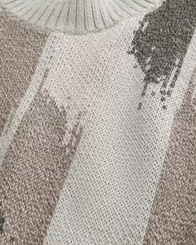 Sweter z okrągłym dekoltem w pudełkowy wzór Sweter z okrągłym dekoltem w pudełkowy wzór