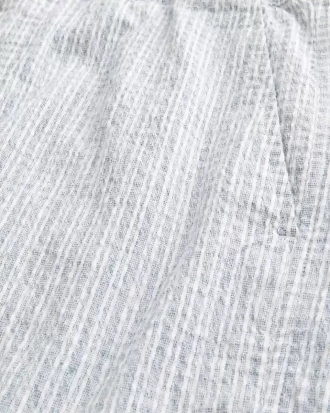 Szorty seersucker do połowy uda z mieszanki lnu