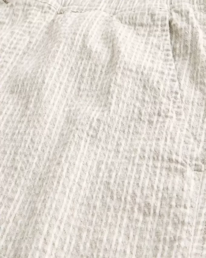 Szorty seersucker do połowy uda z mieszanki lnu